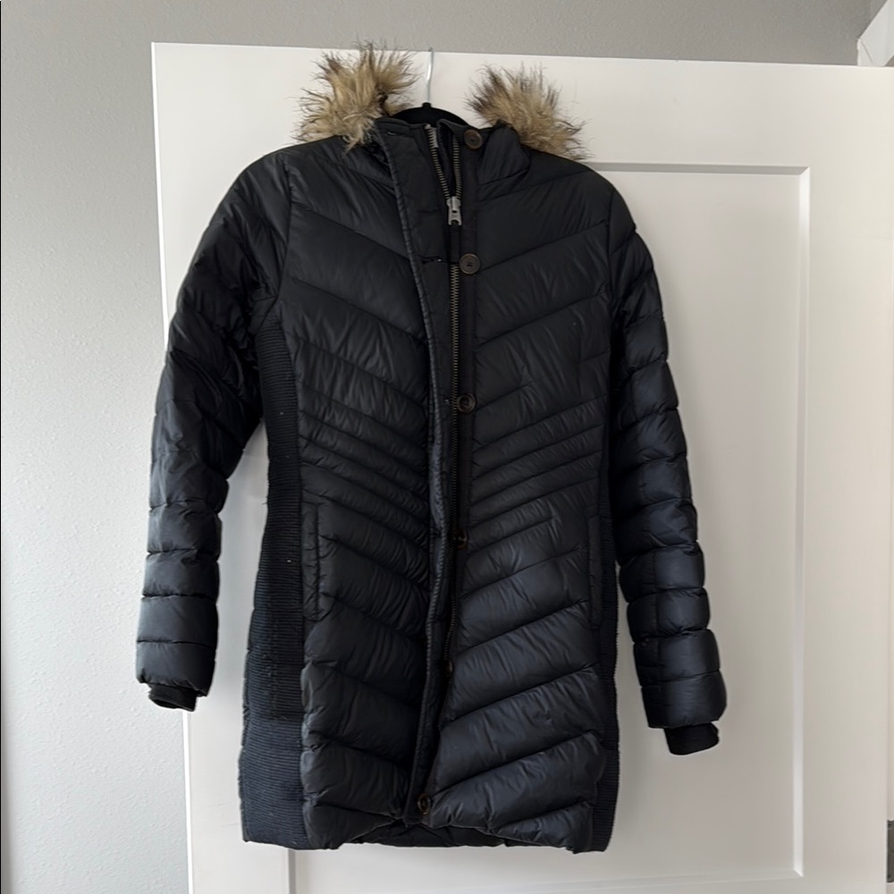 A&F Women's Black Quilted Coat with Faux Fur Trim